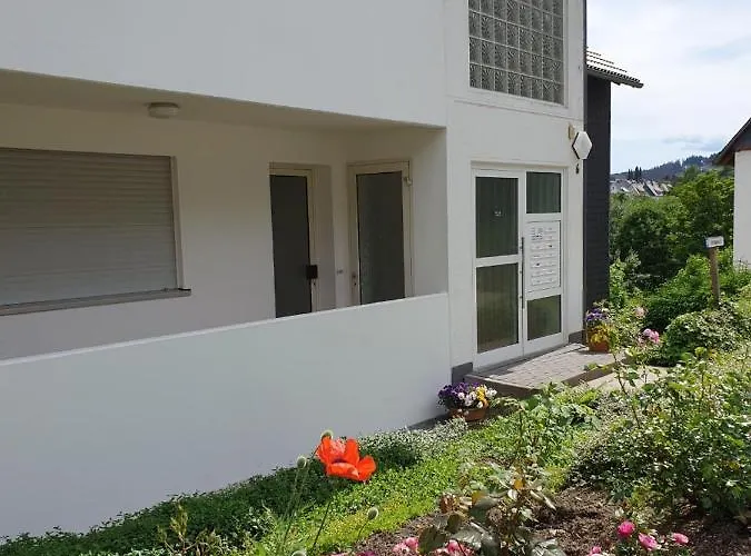 Guenninghauser Strasse 6 - 4 *